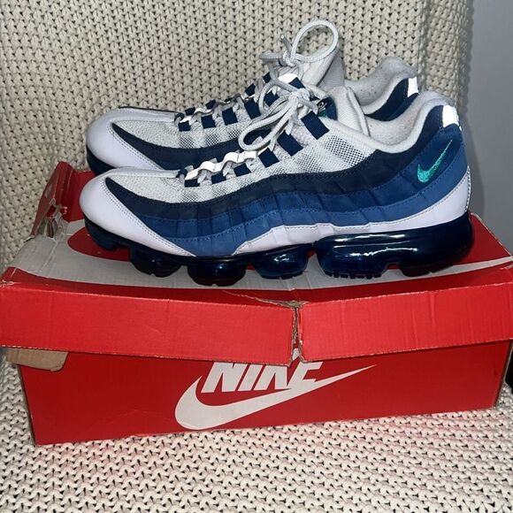 Nike Air Max 95 Blue Sneakers - Picture 5 of 11